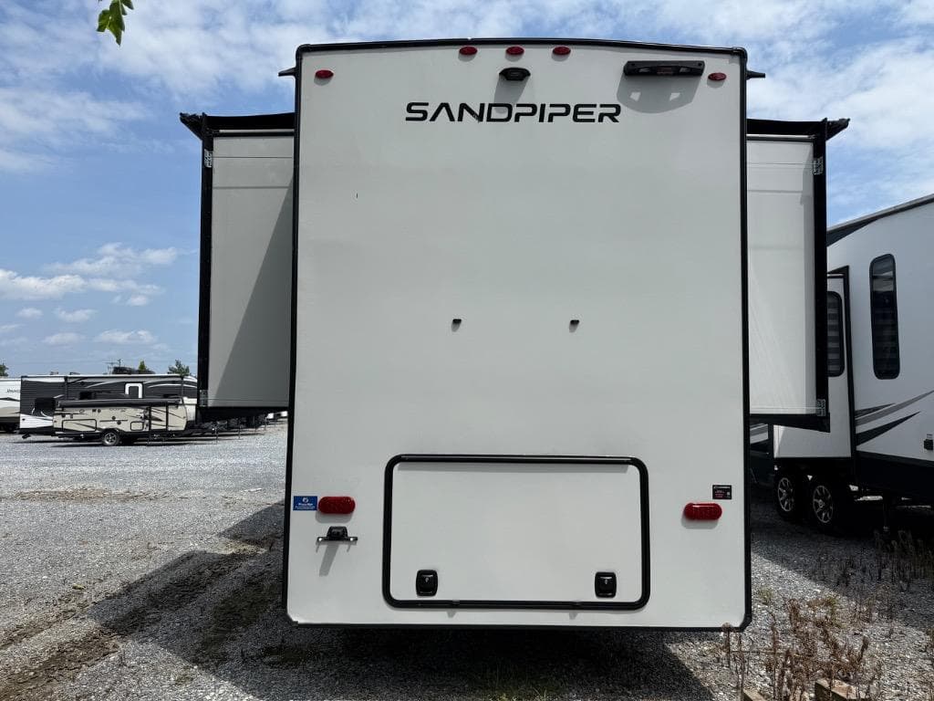 2024 Forest River 2024 Forest River Sandpiper Luxury - thumbnail 6