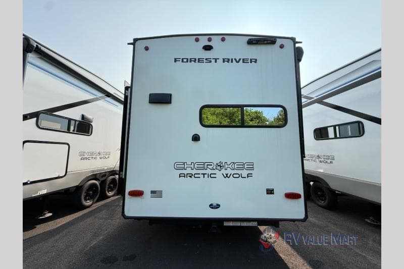 2025 Forest River 2025 Forest River Cherokee Arctic Wolf - thumbnail 5