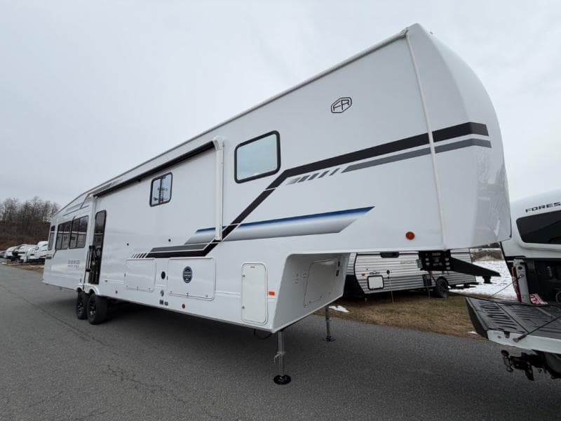 2026 Forest River Cherokee Arctic Wolf 3650SUITE