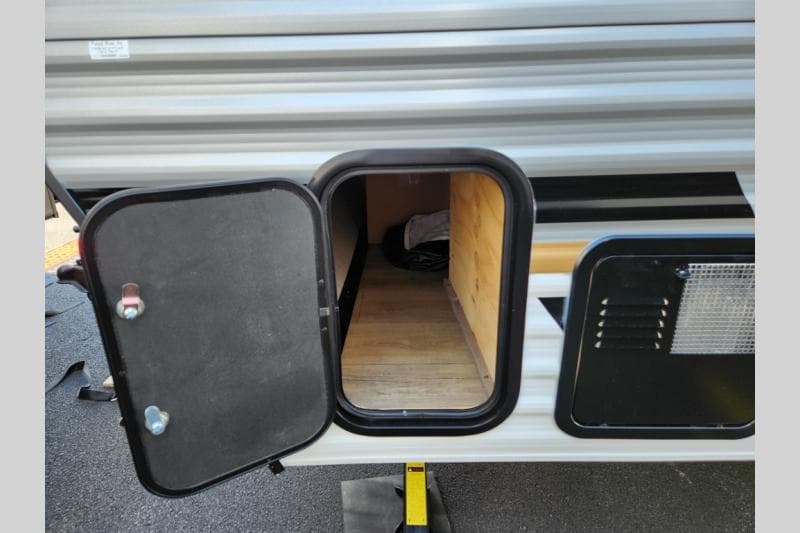 2026 Palomino 2026 Palomino Puma Camping Edition - thumbnail 3
