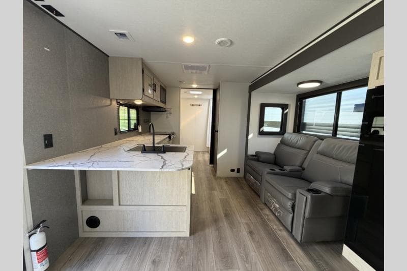 2026 Coachmen 2026 Coachmen Shasta - thumbnail 10