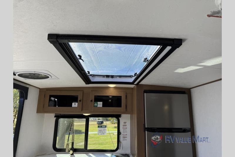 2026 Coachmen 2026 Coachmen Apex Nano - thumbnail 16