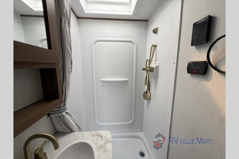 2026 Coachmen 2026 Coachmen Apex Nano - thumbnail 16