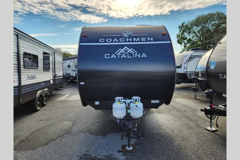 2026 Coachmen 2026 Coachmen Catalina Summit Series 8 - thumbnail 3