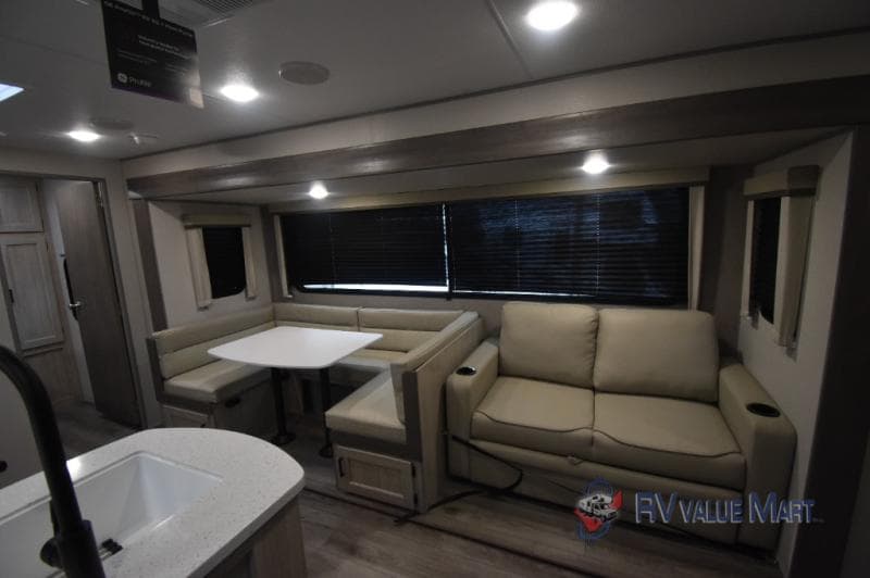 2026 Coachmen 2026 Coachmen Catalina Legacy Edition - thumbnail 6