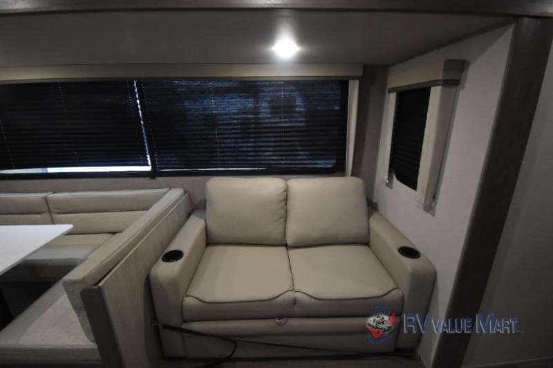 2026 Coachmen 2026 Coachmen Catalina Legacy Edition - thumbnail 7
