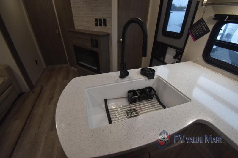 2026 Coachmen 2026 Coachmen Catalina Legacy Edition - thumbnail 11
