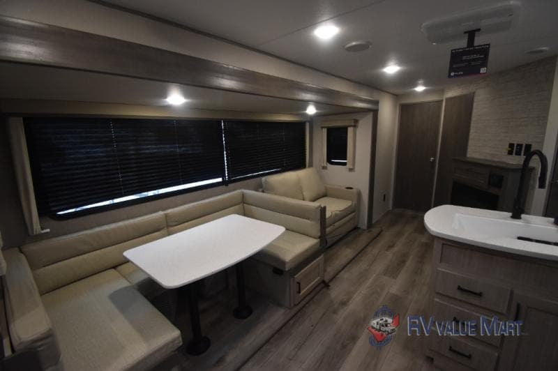 2026 Coachmen 2026 Coachmen Catalina Legacy Edition - thumbnail 17
