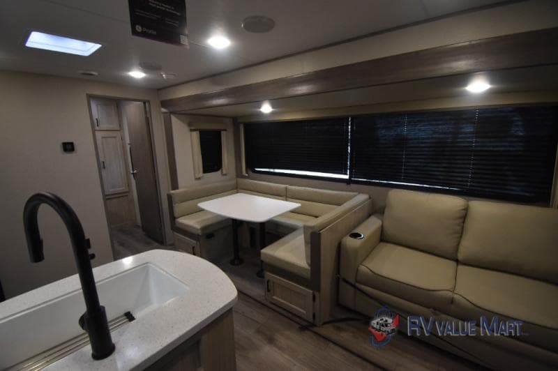 2026 Coachmen 2026 Coachmen Catalina Legacy Edition - thumbnail 19