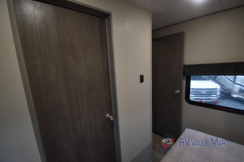 2026 Coachmen 2026 Coachmen Catalina Legacy Edition - thumbnail 23