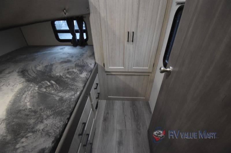 2026 Coachmen 2026 Coachmen Catalina Legacy Edition - thumbnail 28