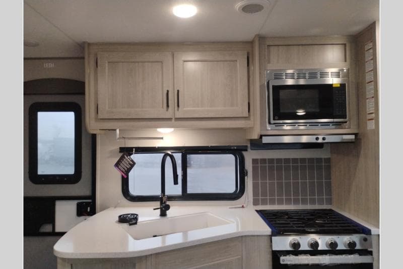 2026 Coachmen 2026 Coachmen Catalina Legacy Edition - thumbnail 19