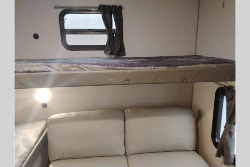 2026 Coachmen 2026 Coachmen Catalina Legacy Edition - thumbnail 32