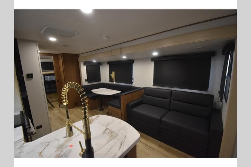 2026 Coachmen 2026 Coachmen Apex Ultra-Lite - thumbnail 7