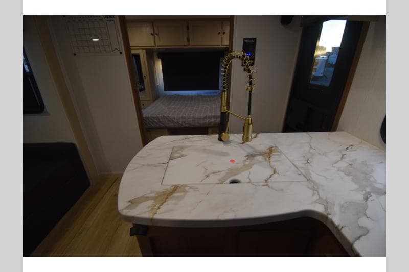 2026 Coachmen 2026 Coachmen Apex Ultra-Lite - thumbnail 16