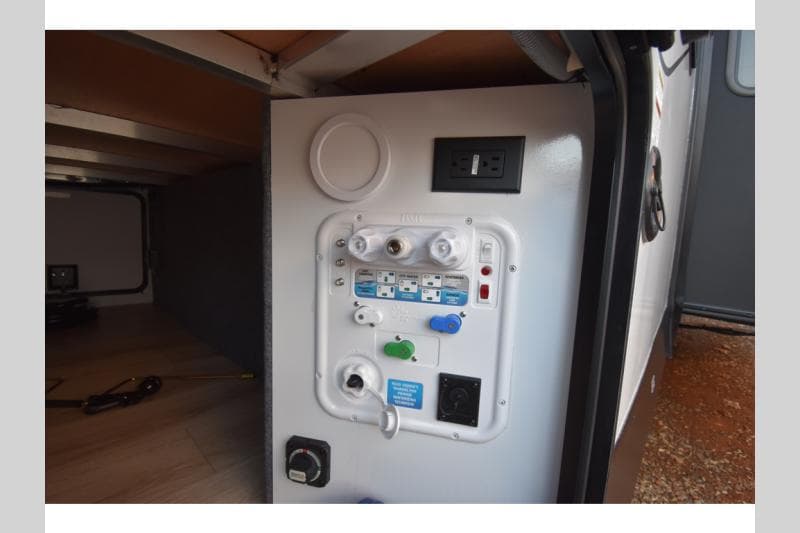 2026 Coachmen 2026 Coachmen Apex Ultra-Lite - thumbnail 39