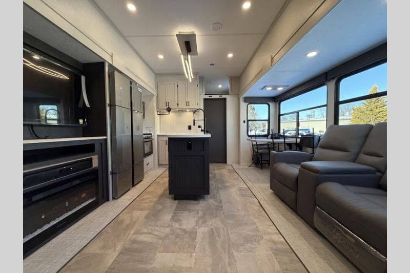 2026 Coachmen 2026 Coachmen Chaparral - thumbnail 10