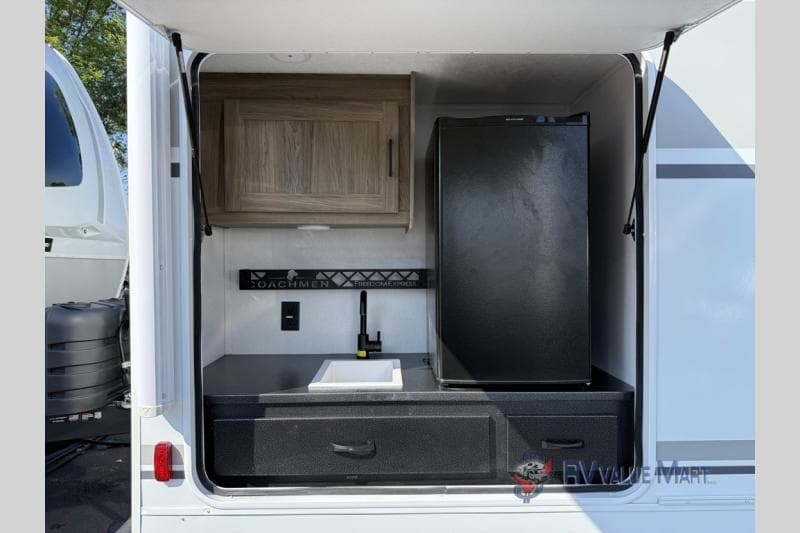 2026 Coachmen 2026 Coachmen Freedom Express Ultra Lite - thumbnail 9