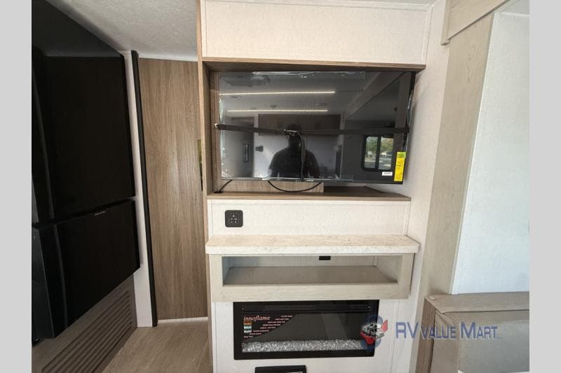 2026 Coachmen 2026 Coachmen Freedom Express Ultra Lite - thumbnail 11