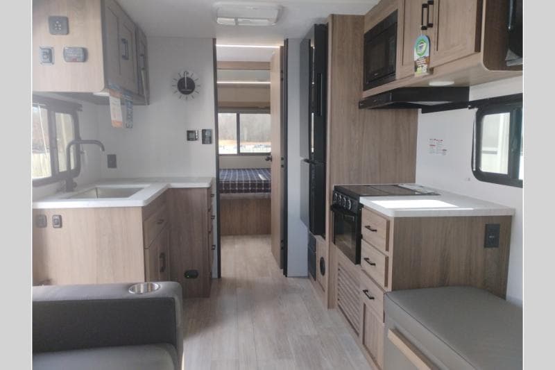 2026 Coachmen 2026 Coachmen Freedom Express Select - thumbnail 6