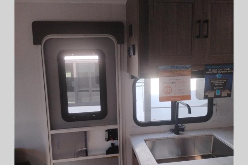 2026 Coachmen 2026 Coachmen Freedom Express Select - thumbnail 9