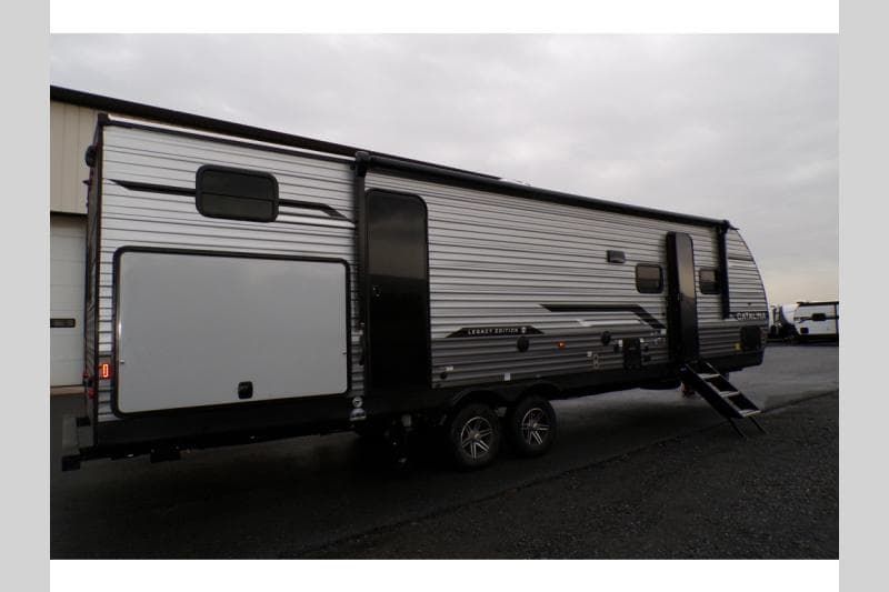 2026 Coachmen 2026 Coachmen Catalina Legacy Edition - thumbnail 4