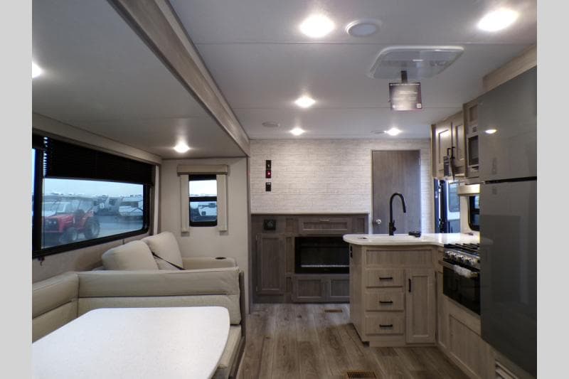 2026 Coachmen 2026 Coachmen Catalina Legacy Edition - thumbnail 14