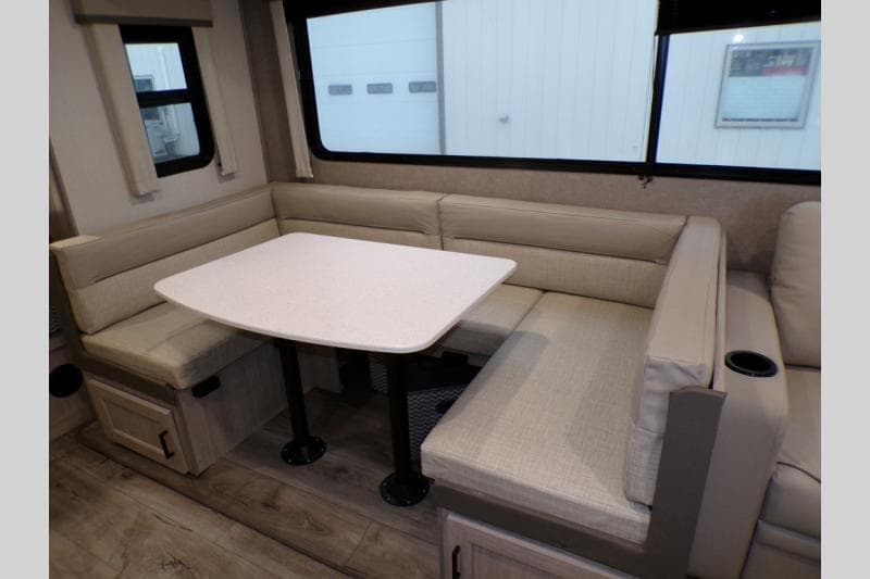 2026 Coachmen 2026 Coachmen Catalina Legacy Edition - thumbnail 15
