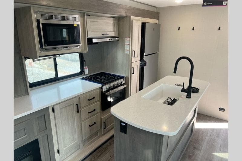 2026 Coachmen 2026 Coachmen Catalina Legacy Edition - thumbnail 9