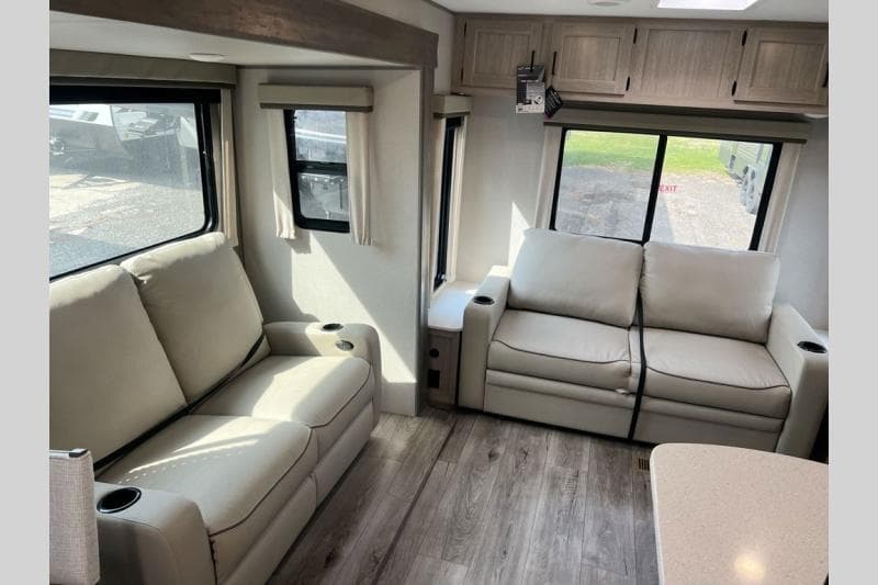 2026 Coachmen 2026 Coachmen Catalina Legacy Edition - thumbnail 10