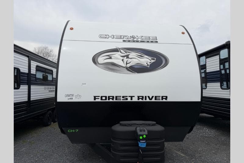 2026 Forest River 2026 Forest River Cherokee Wolf Den - thumbnail 3