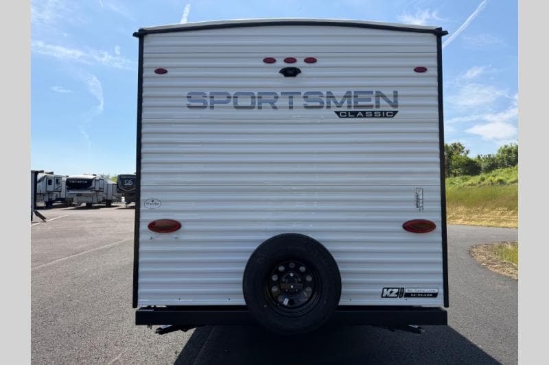 2027 K-Z 2027 K-Z Sportsmen Classic - thumbnail 4