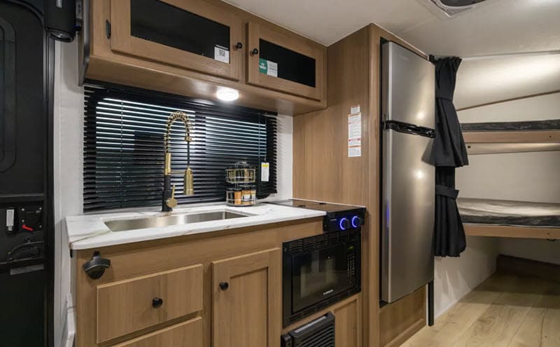 2027 Coachmen 2027 Coachmen Apex Nano - thumbnail 3