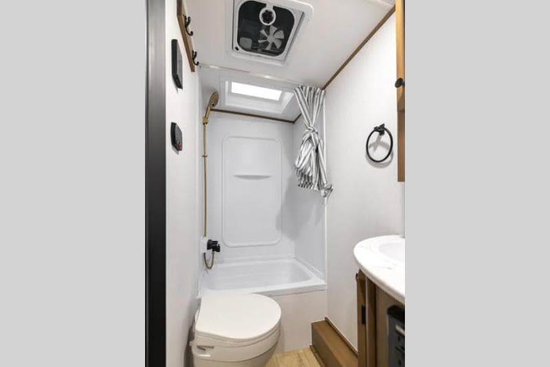 2027 Coachmen 2027 Coachmen Apex Nano - thumbnail 7