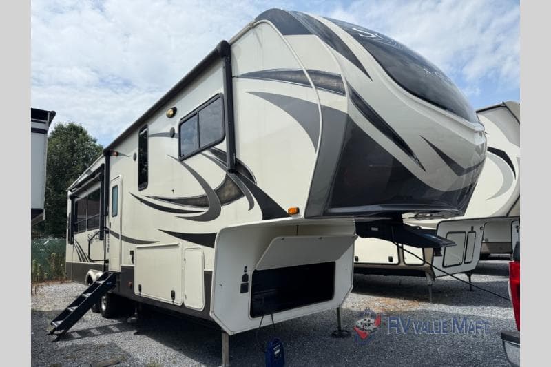 2020 Grand Design Solitude 3350RL
