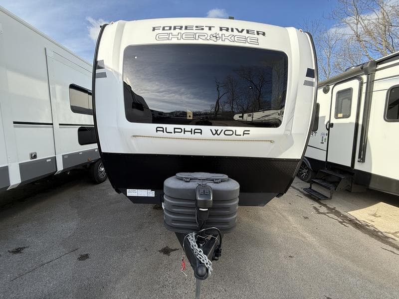 2025 Forest River 2025 Forest River Cherokee Alpha Wolf - thumbnail 5