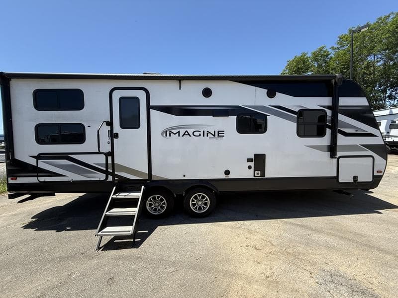 2022 Grand Design Imagine 2400BH