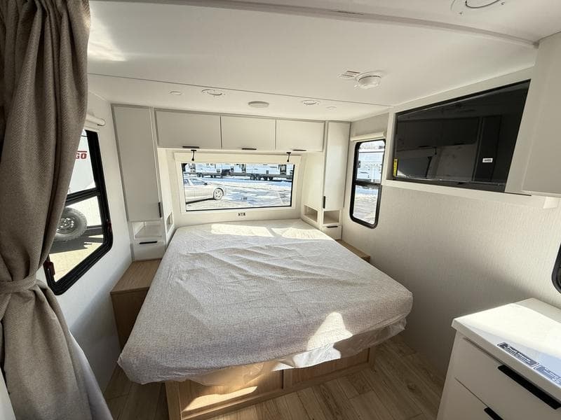 2026 Winnebago 2026 Winnebago Thrive - thumbnail 9
