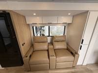 2026 Winnebago 2026 Winnebago Thrive - thumbnail 16