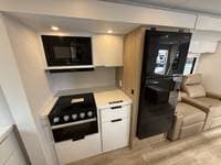 2026 Winnebago 2026 Winnebago Thrive - thumbnail 18