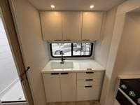 2026 Winnebago 2026 Winnebago Thrive - thumbnail 19