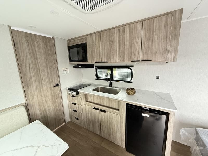 2026 Winnebago 2026 Winnebago Access - thumbnail 9