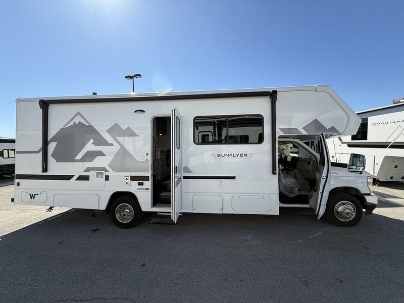 2026 Winnebago Sunflyer 26FE