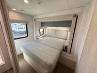 2026 Winnebago 2026 Winnebago Sunflyer - thumbnail 27