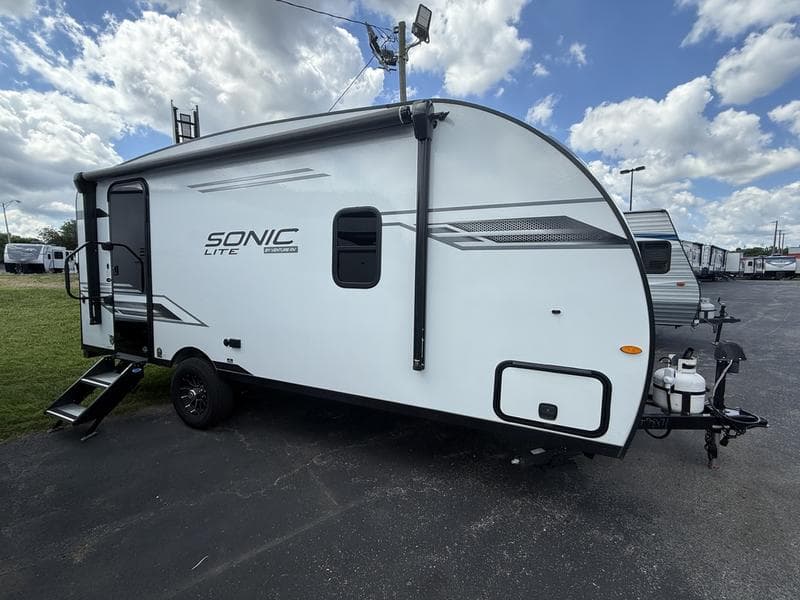 2025 Venture RV Sonic Lite 169VRK