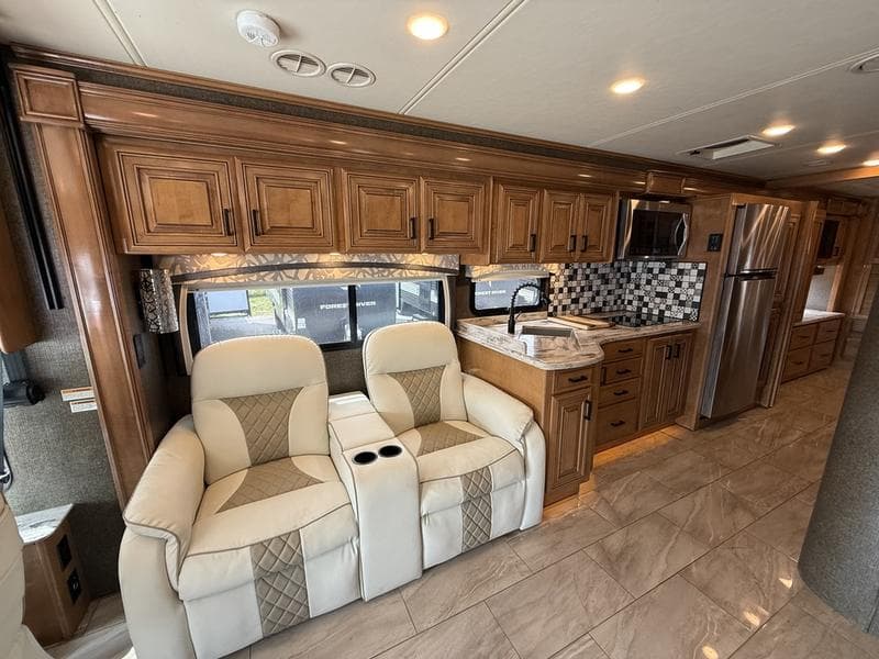 2018 Thor Motor Coach 2018 Thor Motor Coach Aria - thumbnail 11
