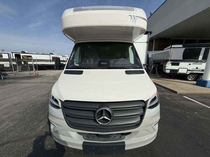 2027 Winnebago 2027 Winnebago View - thumbnail 3
