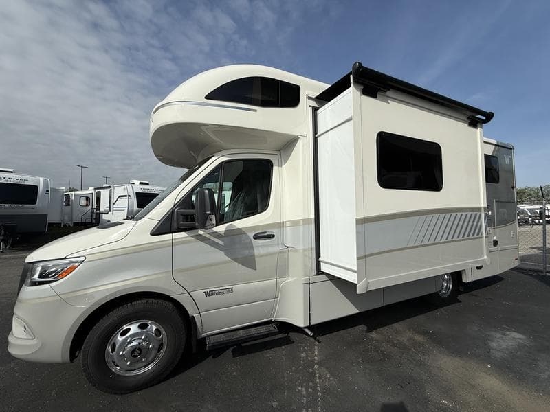2027 Winnebago 2027 Winnebago View - thumbnail 4