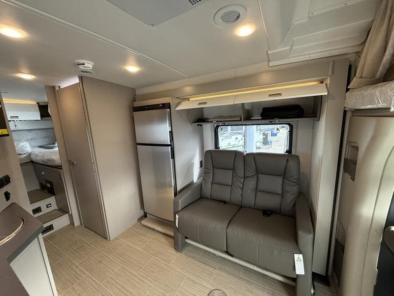 2027 Winnebago 2027 Winnebago View - thumbnail 12
