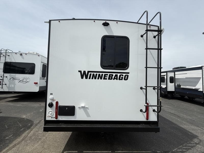 2026 Winnebago 2026 Winnebago Thrive - thumbnail 5